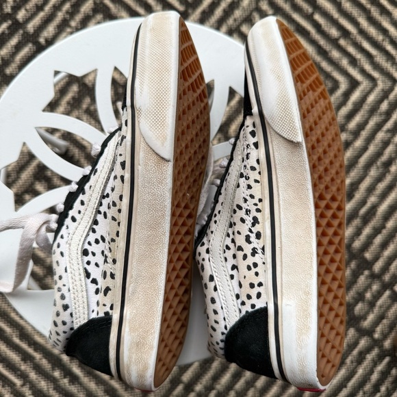 Vans Black and White Dalmatian Old Skool Sneakers Kids Size 2.5 - Picture 9 of 16